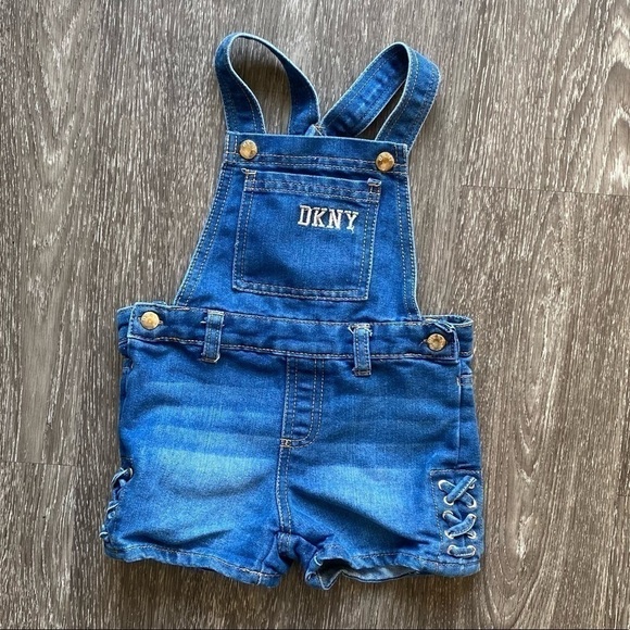 DKNY girl denim shortalls. Size 3T - Picture 3 of 7